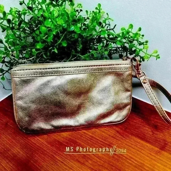Fossil Metallic Gold Leather Wallet Wristlet - Picture 2 of 7